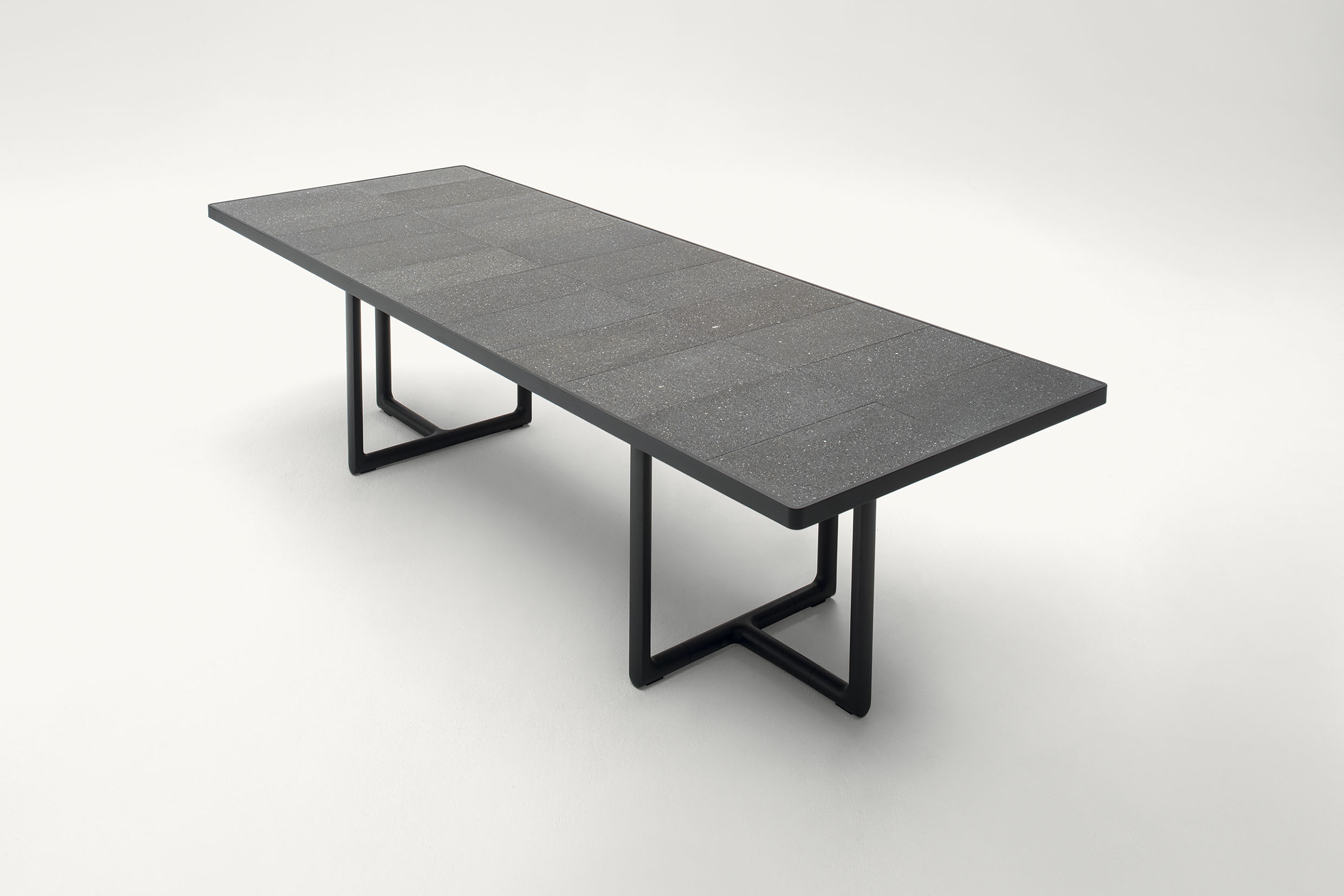 Mesas de exterior Portofino | MINIM – mobiliario e iluminación de